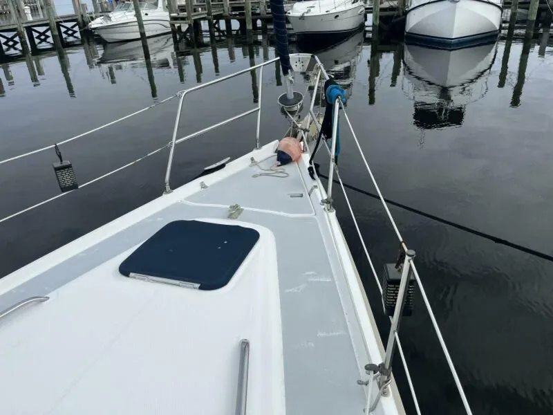 Slide: The Image of 1999 Hunter 450 Passage - 5190632