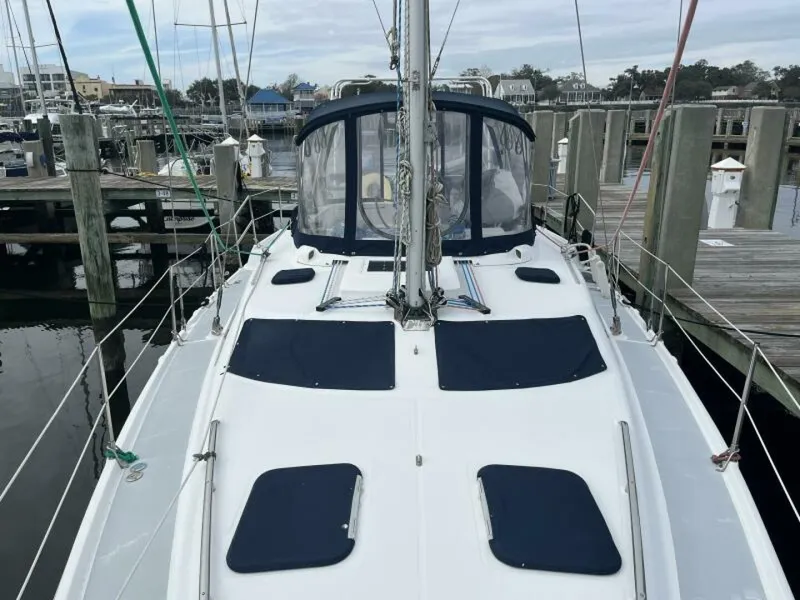 Slide: The Image of 1999 Hunter 450 Passage - 5190634