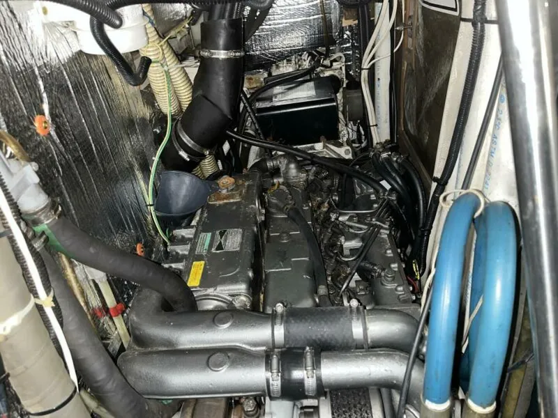 Slide: The Image of 1999 Hunter 450 Passage Engine - 5190636