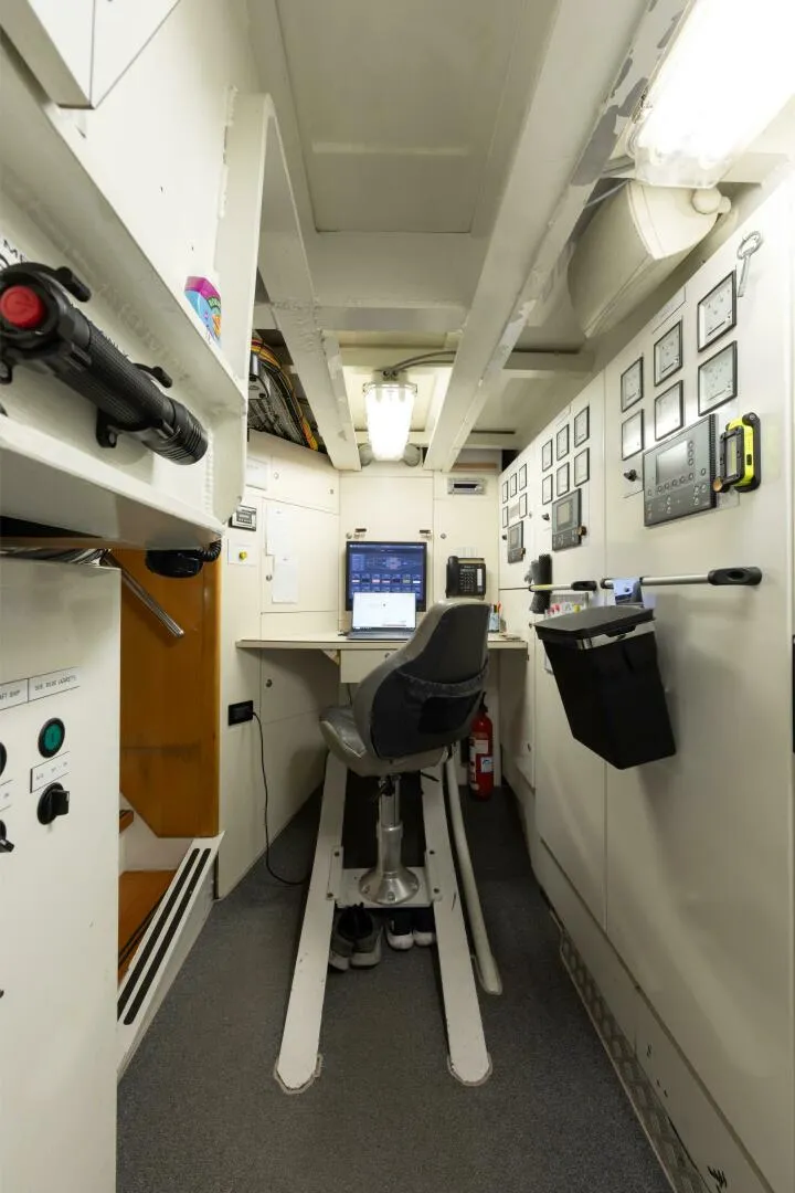 Slide: The Image of Vitters Aft Cockpit 2001 - 5204862