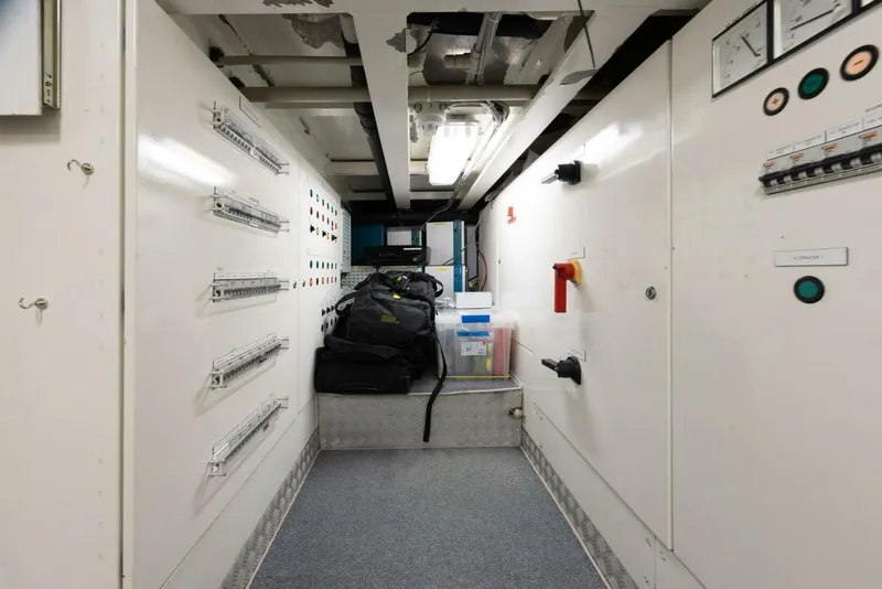 Slide: The Image of Vitters Aft Cockpit 2001 - 5204870