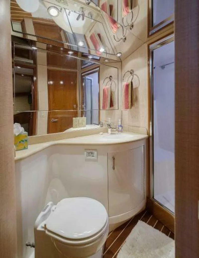 Slide: The Image of Hatteras 50 Tide Up II - Master Head 2002 Hatteras 50 Convertible - Tide Up II - 5192028