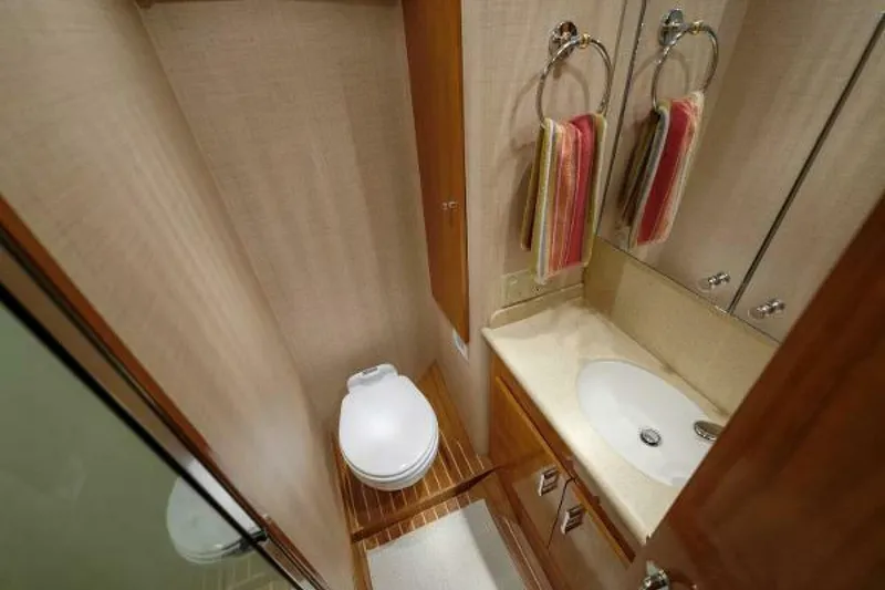 Slide: The Image of Hatteras 50 Tide Up II - VIP Head 2002 Hatteras 50 Convertible - Tide Up II - 5192035