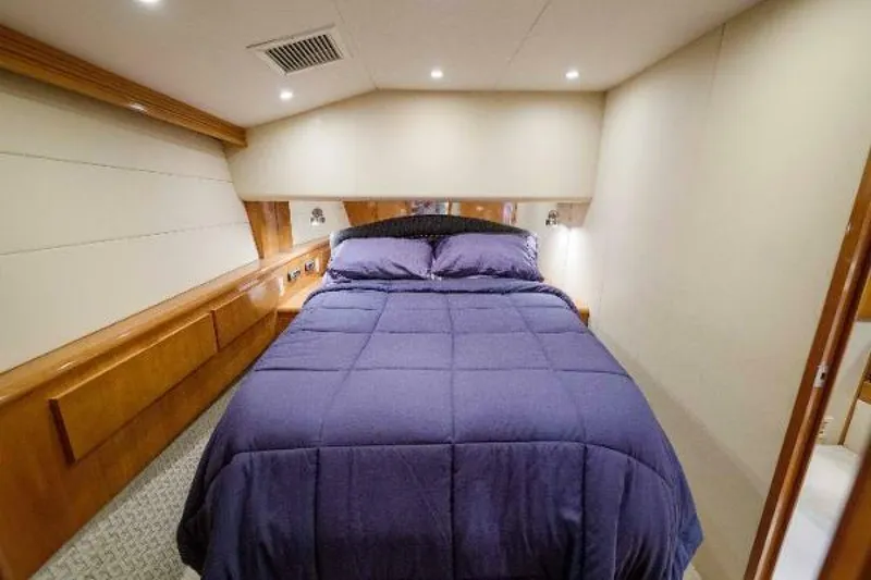 Slide: The Image of Hatteras 50 Tide Up II - Master Stateroom 2002 Hatteras 50 Convertible - Tide Up II - 5192025