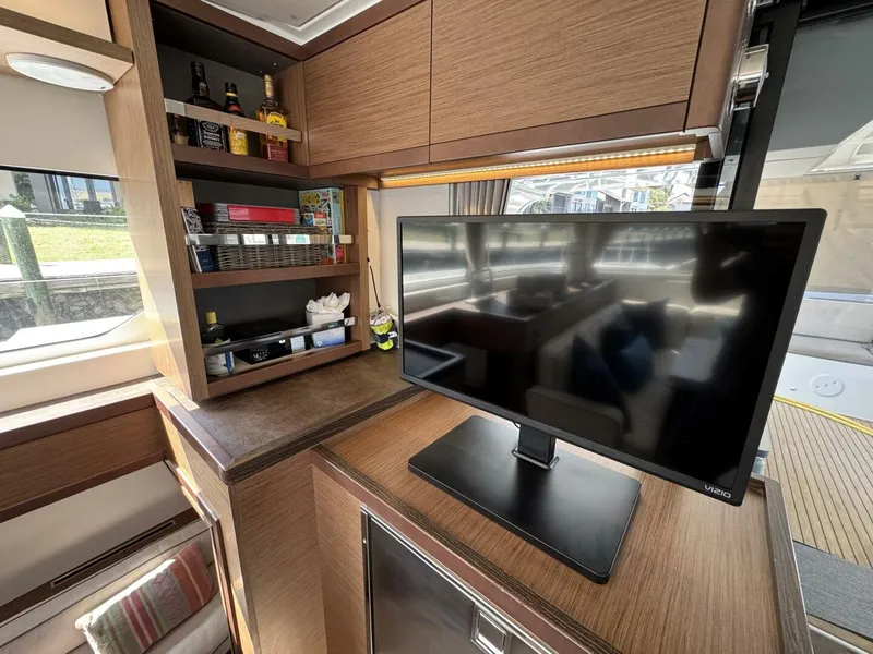 Slide: The Image of Lagoon 46 2022 - 5195129