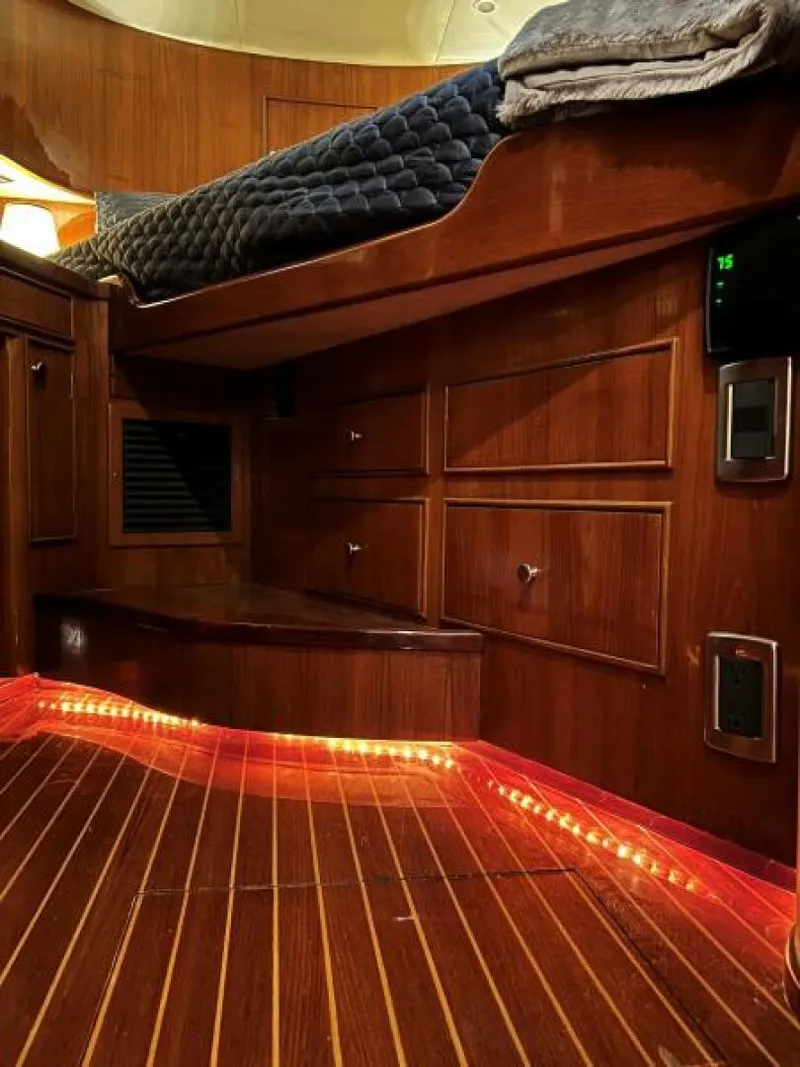 Slide: The Image of VIP     - 5196115