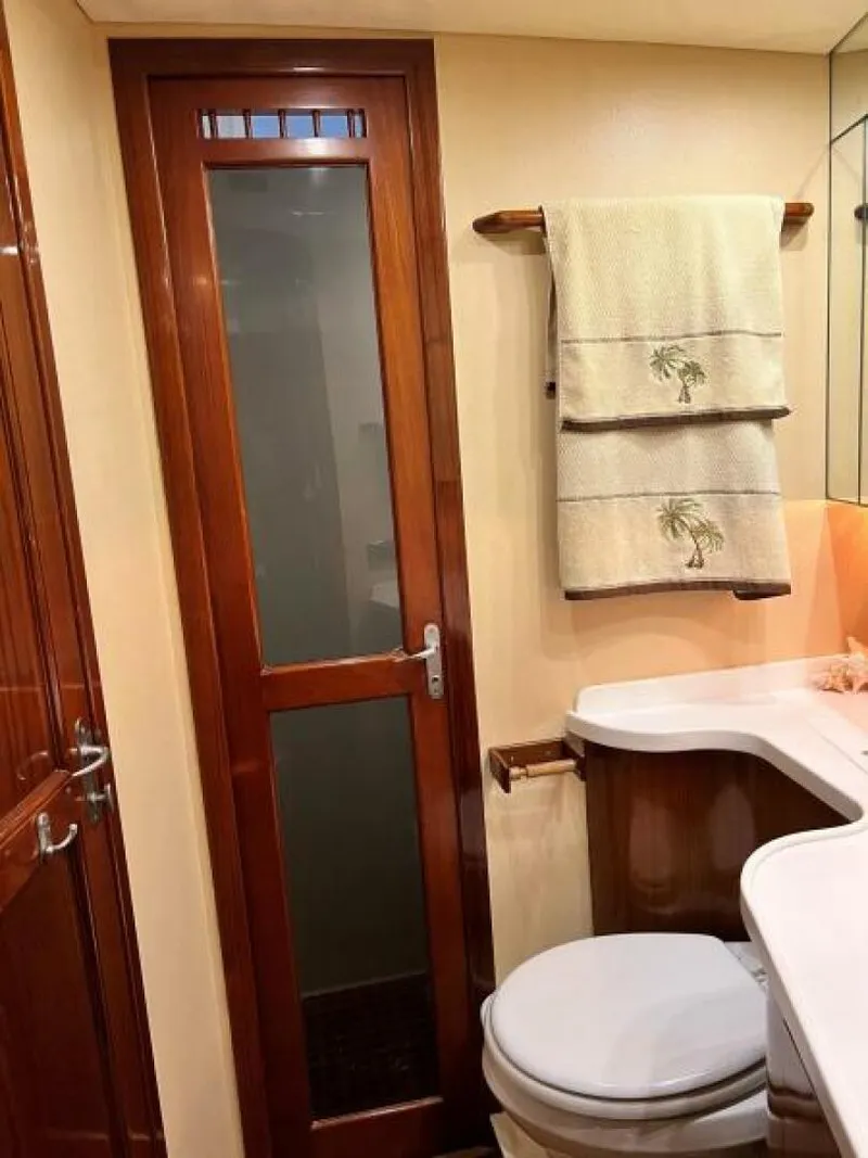 Slide: The Image of Guest Head     - 5196116