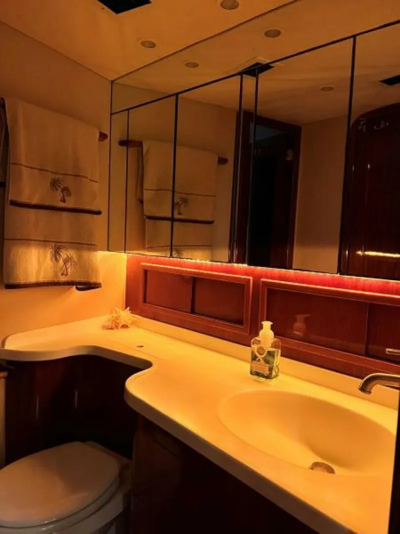 Slide: The Image of Guest Head    - 5196117