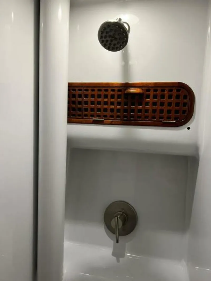 Slide: The Image of Guest Shower    - 5196119