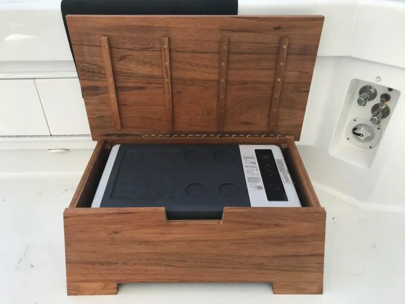 Slide: The Image of Concealed Bait Freezer       - 5196132