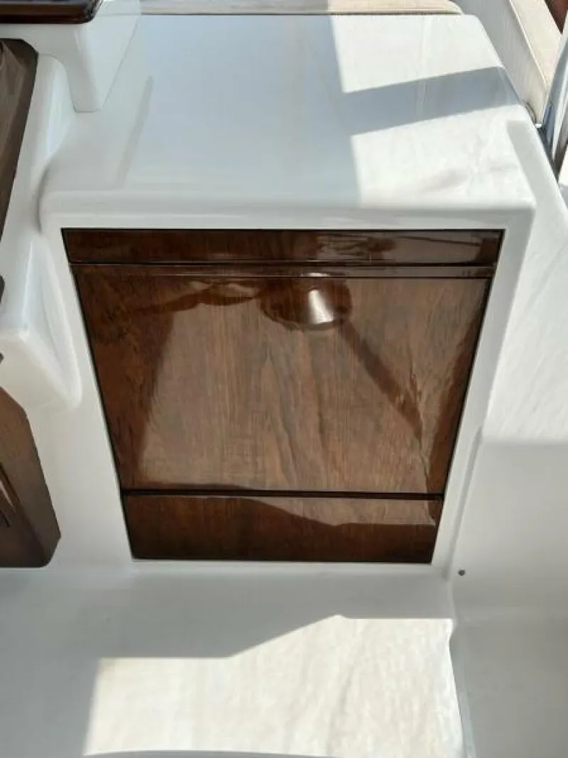 Slide: The Image of Stbd. Side of Helm      - 5196144