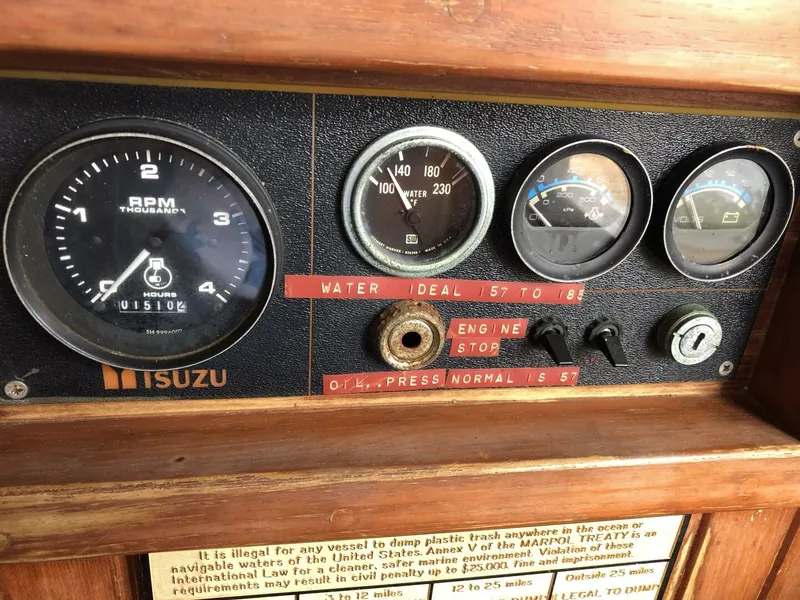 Slide: The Image of HC 43 Irreversible Isuzu engine panel - 5224639