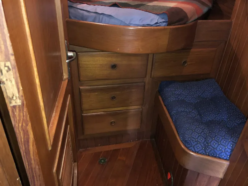 Slide: The Image of HC 43 Irreversible Forward Cabin Drawers - 5224661