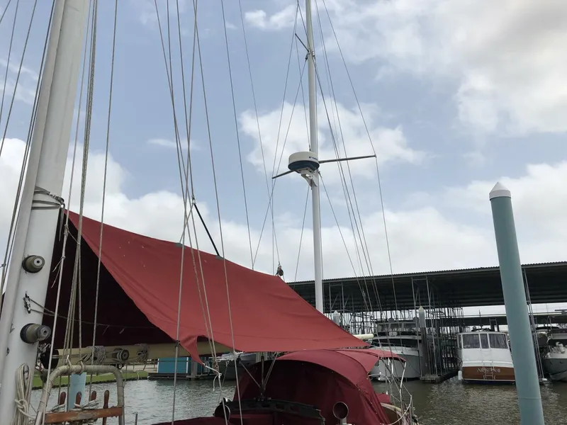 Slide: The Image of HC 43 Irreversible Radar on Mizzen Mast - 5224623