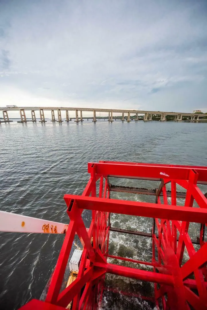 Slide: The Image of Commercial Vinette 99 Paddle Wheel 1984 - 5198936