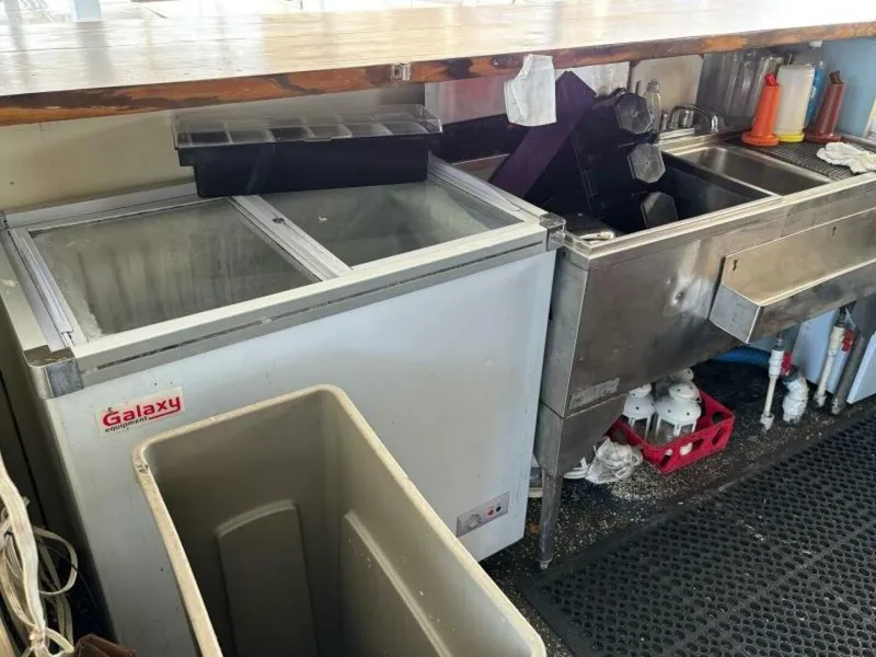 Slide: The Image of Commercial Vinette 99 Paddle Wheel 1984 - 5228981