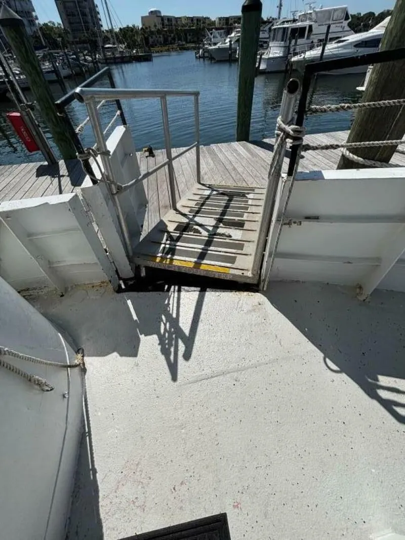 Slide: The Image of Commercial Vinette 99 Paddle Wheel 1984 - 5229040