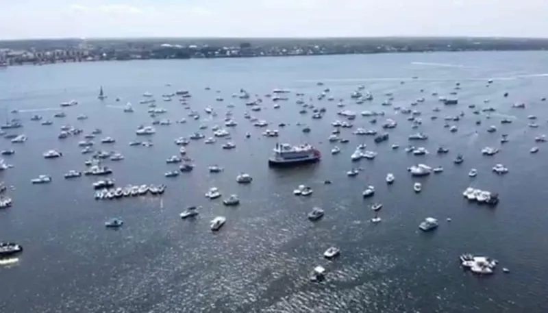 Slide: The Image of Commercial Vinette 99 Paddle Wheel 1984 - 5198938