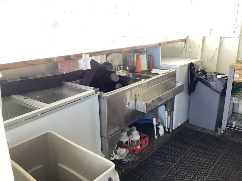 Slide: The Image of Commercial Vinette 99 Paddle Wheel 1984 - 5220387