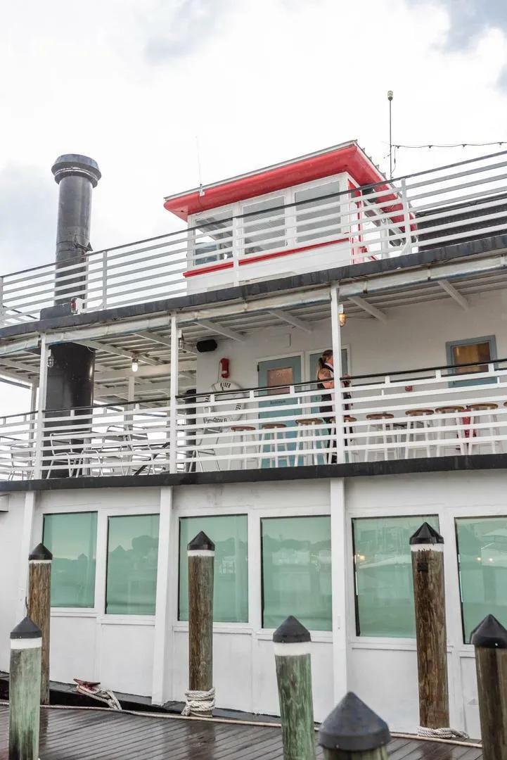 Slide: The Image of Commercial Vinette 99 Paddle Wheel 1984 - 5198911