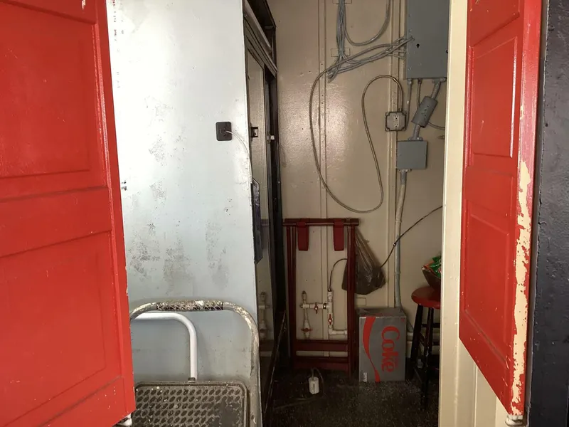 Slide: The Image of Commercial Vinette 99 Paddle Wheel 1984 - 5220470