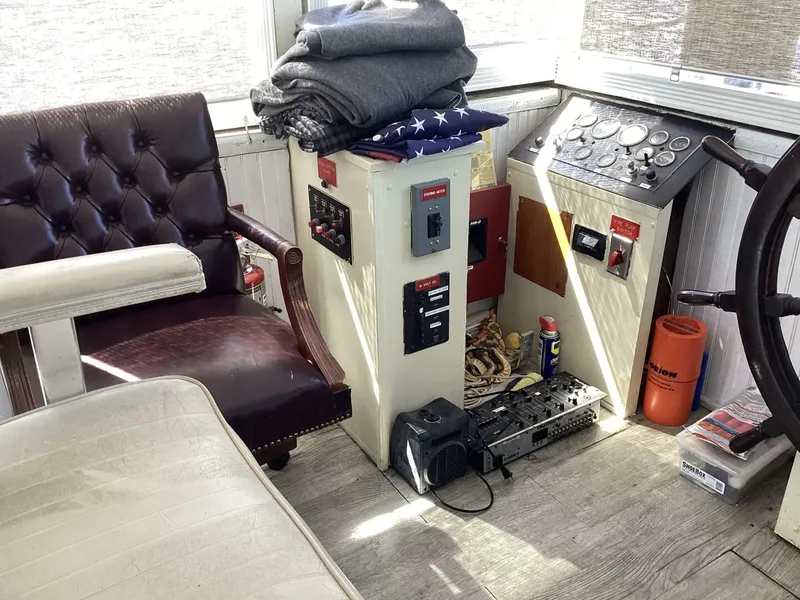 Slide: The Image of Commercial Vinette 99 Paddle Wheel 1984 - 5220501