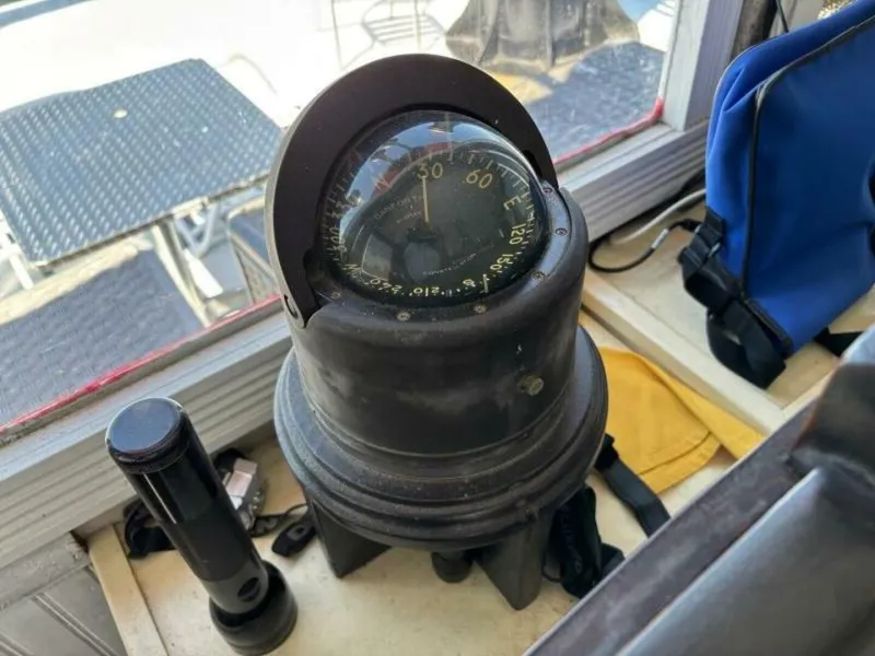 Slide: The Image of Custom Vinette 99 Paddle Wheel 1984 - 5229005