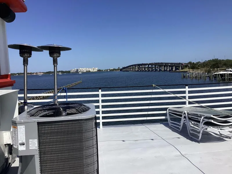 Slide: The Image of Custom Vinette 99 Paddle Wheel 1984 - 5220582