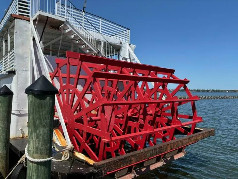 Slide: The Image of Custom Vinette 99 Paddle Wheel 1984 - 5228957