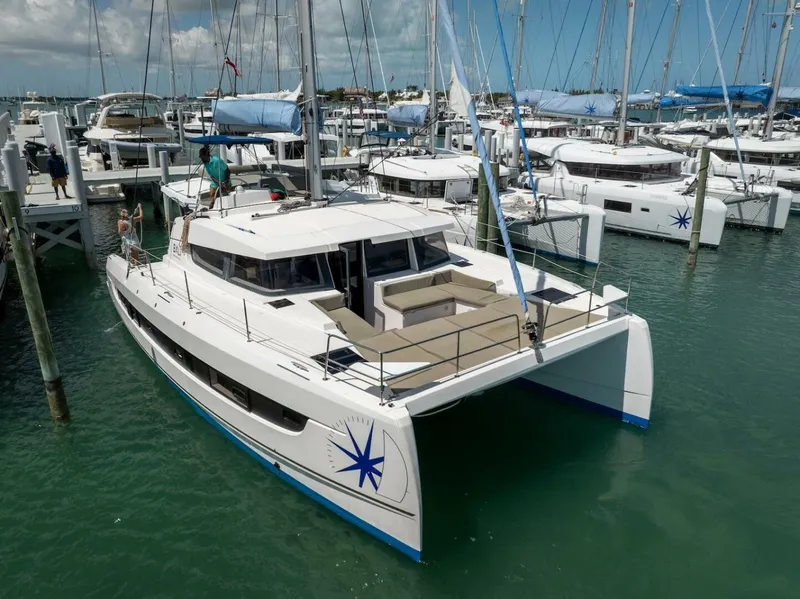 Slide: The Image of Bali 4.2 2022 - 5197090