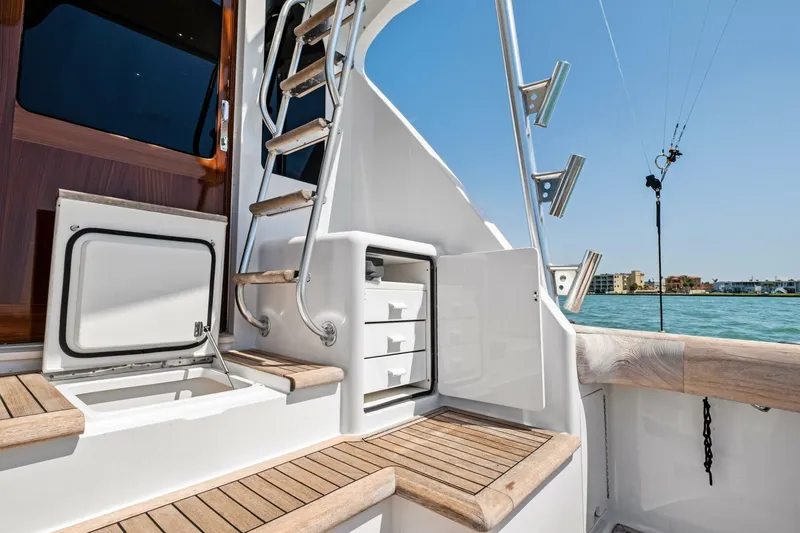 Slide: The Image of 2002 61 Viking Convertible - Saltwater Cowboy  - 5200977