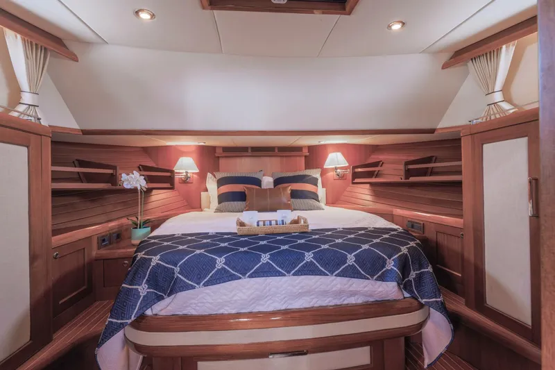 Slide: The Image of Grand Banks Eastbay 46 SX 2012 - 5234341