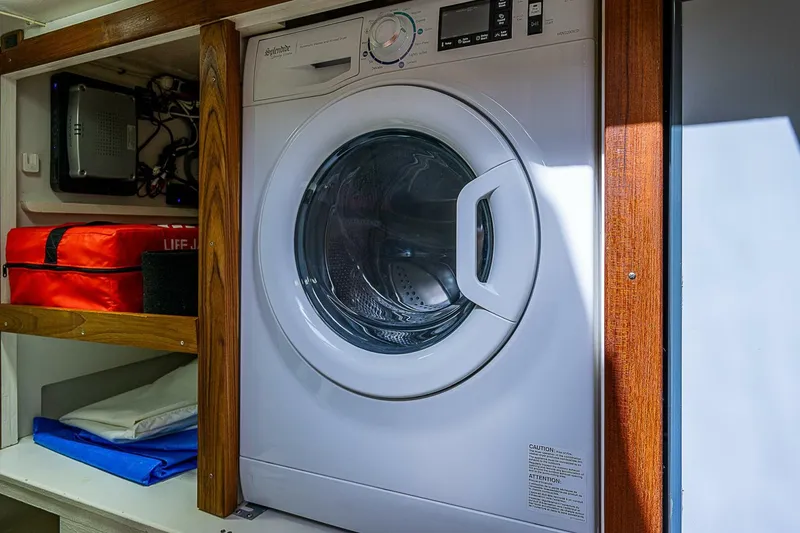 Slide: The Image of Grand Banks Eastbay 46 SX 2012 - 5203717