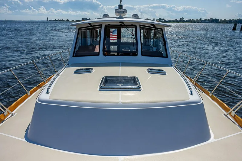 Slide: The Image of Grand Banks Eastbay 46 SX 2012 - 5203665