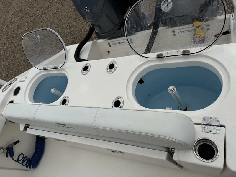 Slide: The Image of 2023 Cobia 301 CC - 5294464