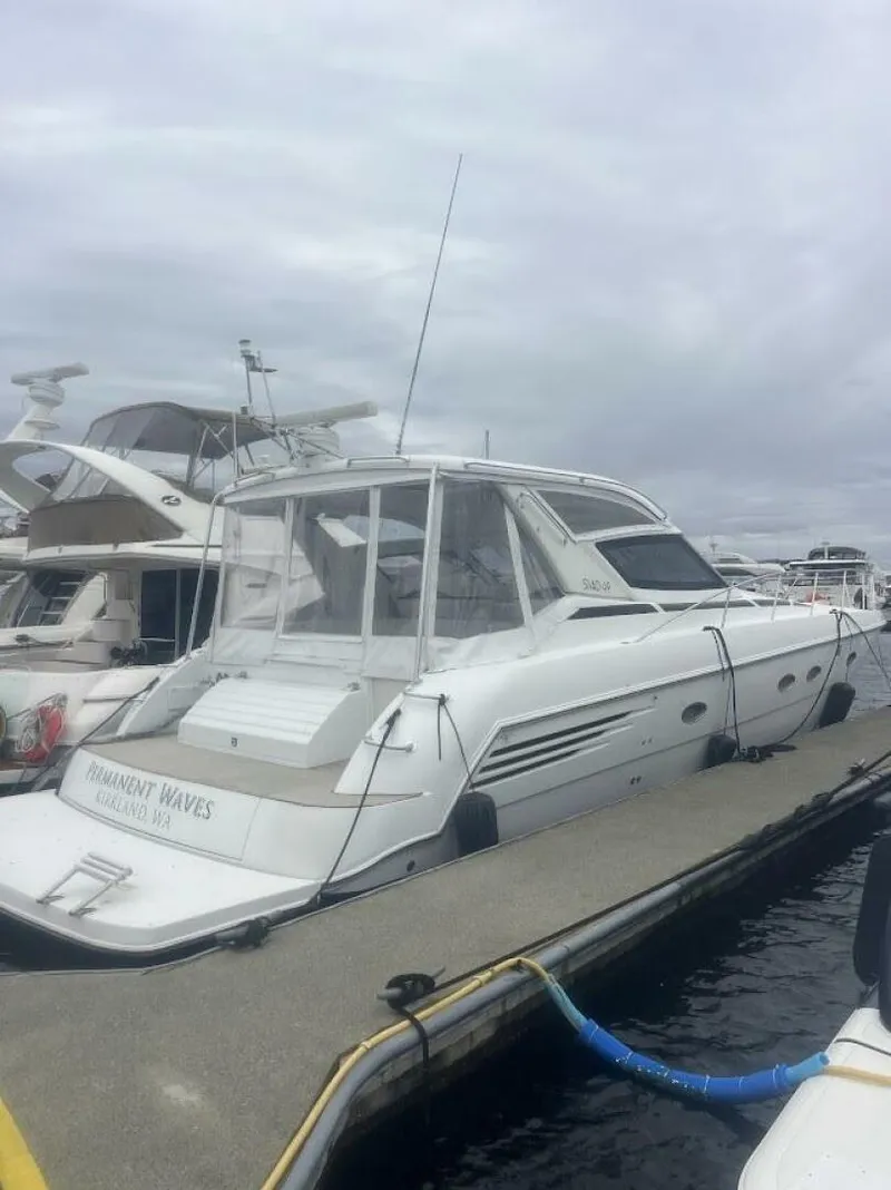 Slide: The Image of Carver 440 Hardtop Express 2000 - 5200787