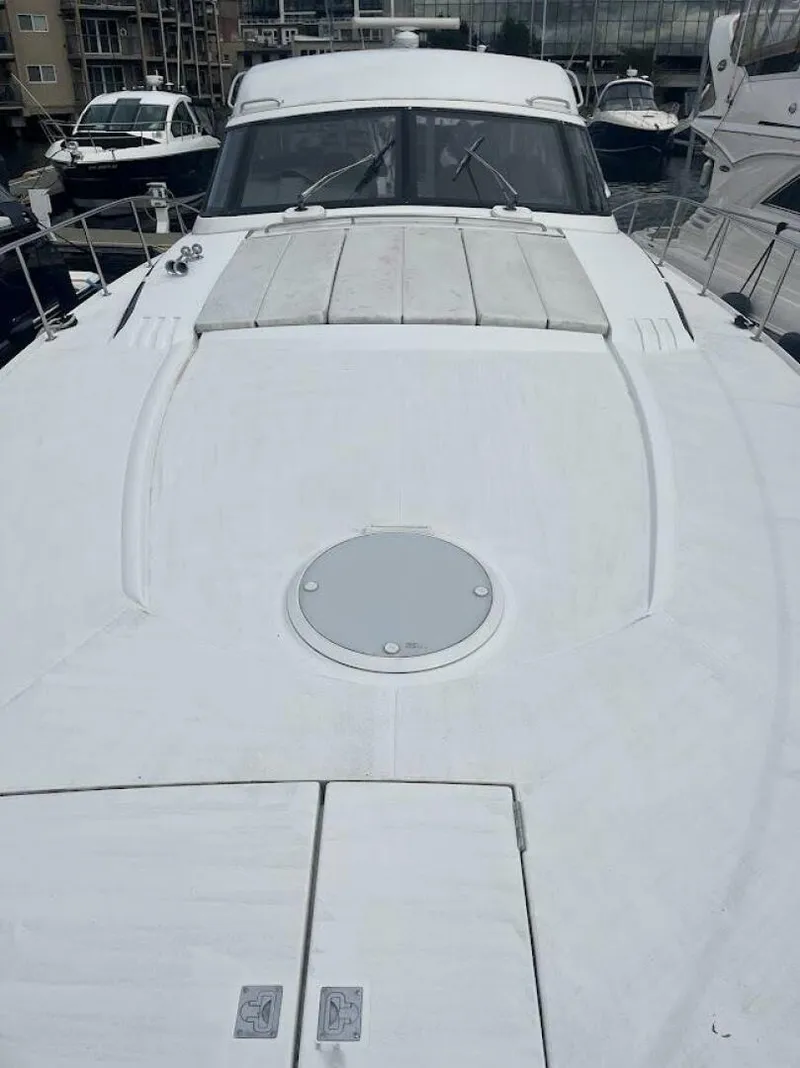 Slide: The Image of Carver 440 Hardtop Express 2000 - 5200812