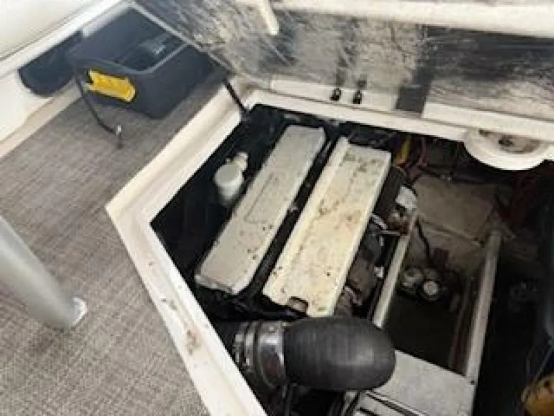 Slide: The Image of Cruisers Yachts 4270 1998 - 5223365