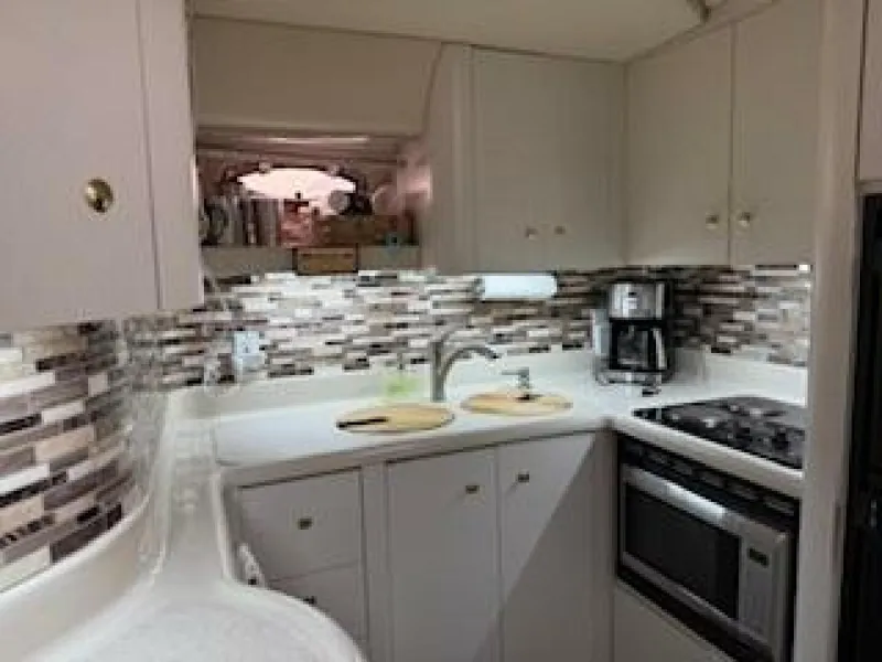 Slide: The Image of Cruisers Yachts 4270 1998 - 5223368