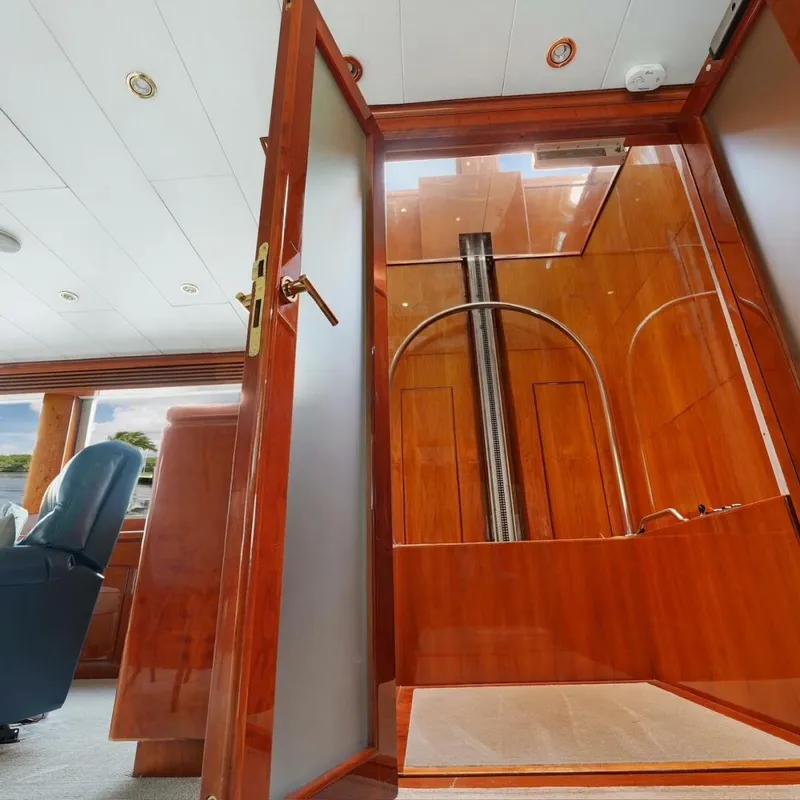 Slide: The Image of Hargrave Sky Lounge 2003 - 5464551