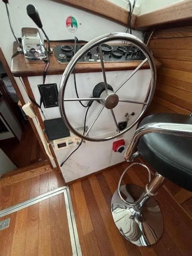 Slide: The Image of Mainship 34 Sedan 1978 - 5202666