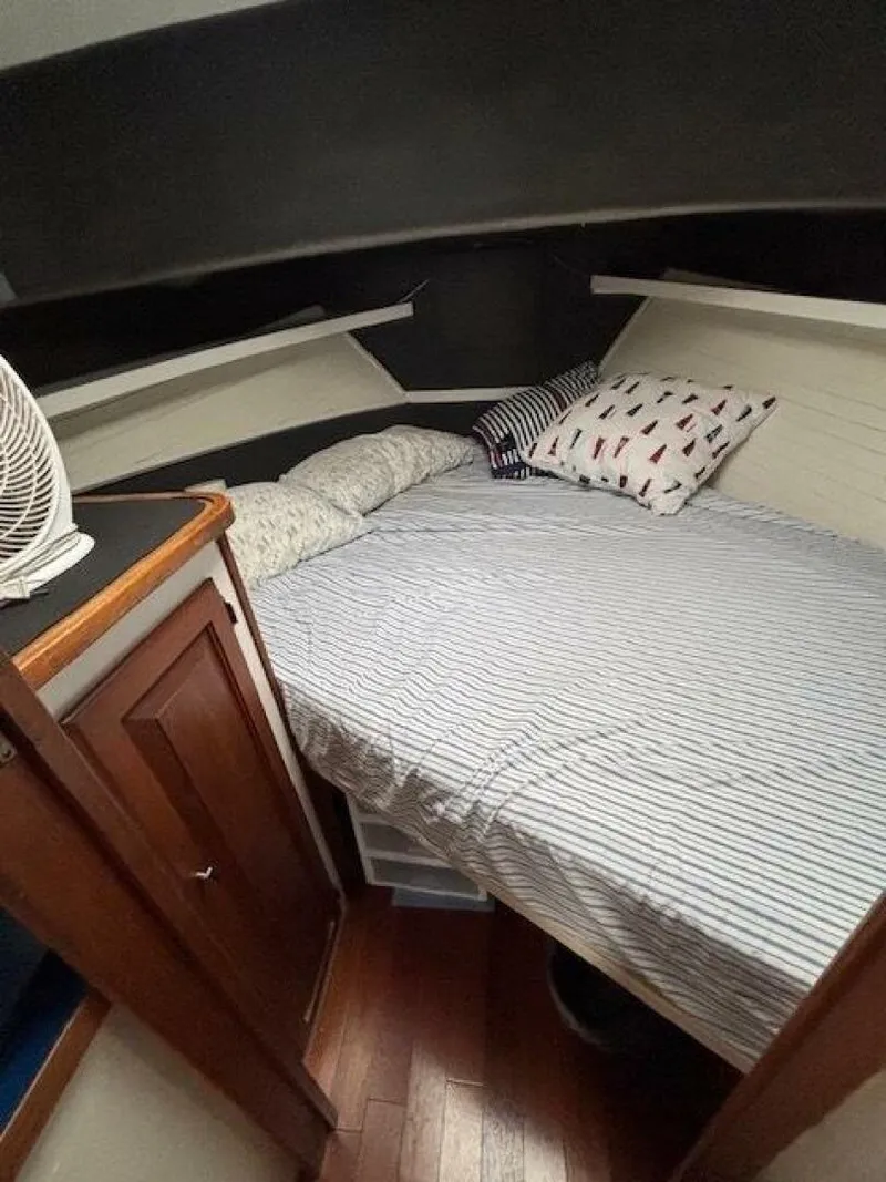 Slide: The Image of Mainship 34 Sedan 1978 - 5202673