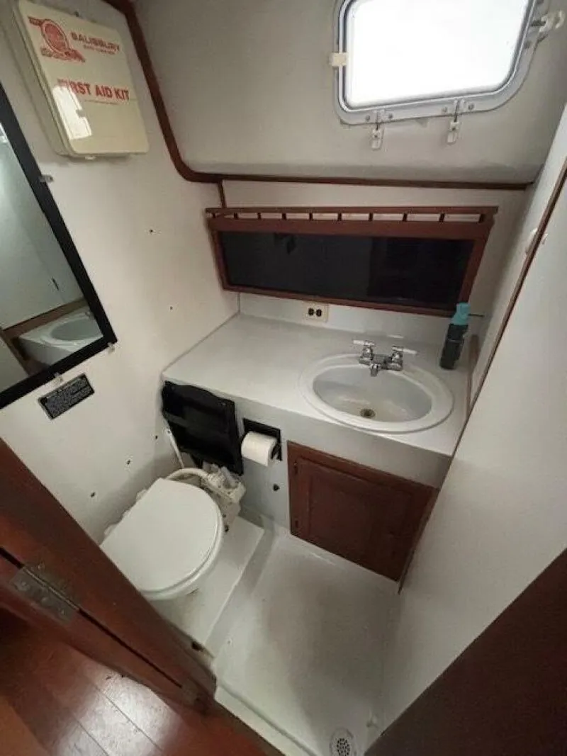 Slide: The Image of Mainship 34 Sedan 1978 - 5202674