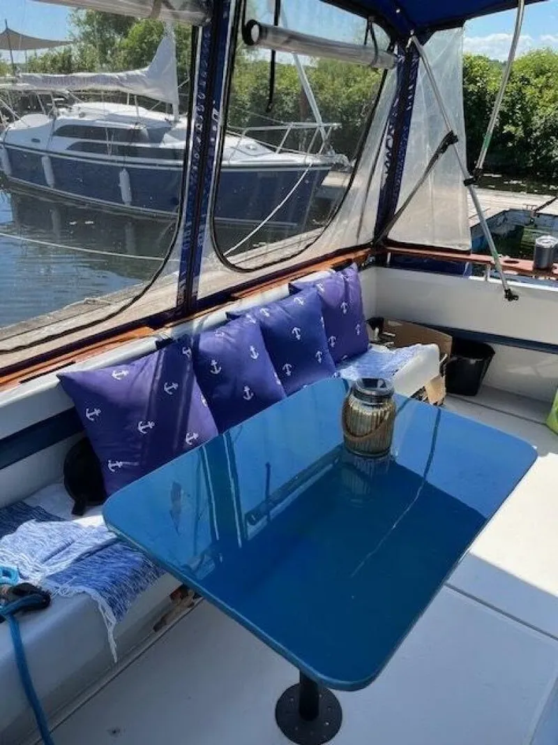 Slide: The Image of Regal 277 Commodore 1987 - 5203211