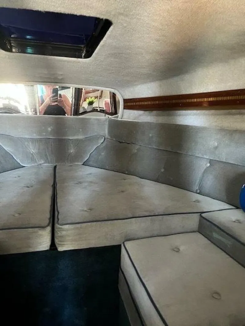 Slide: The Image of Regal 277 Commodore 1987 - 5203237