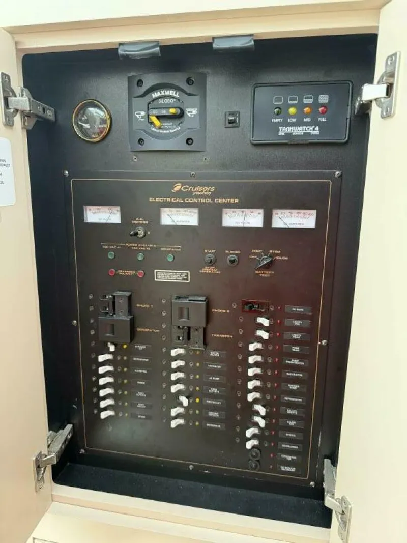 Slide: The Image of Cruisers 3672 Express 2001 - 5214308