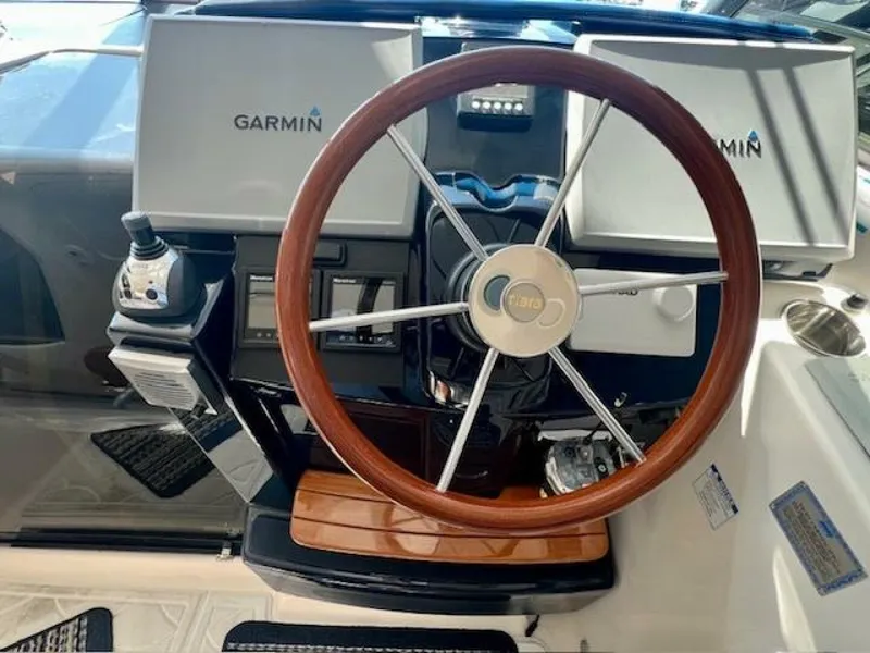 Slide: The Image of Tiara 3900 Sovran 2007 - 5204006