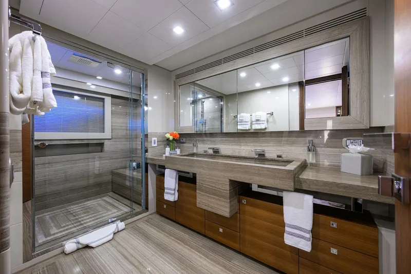 Slide: The Image of Master Head - 5204218