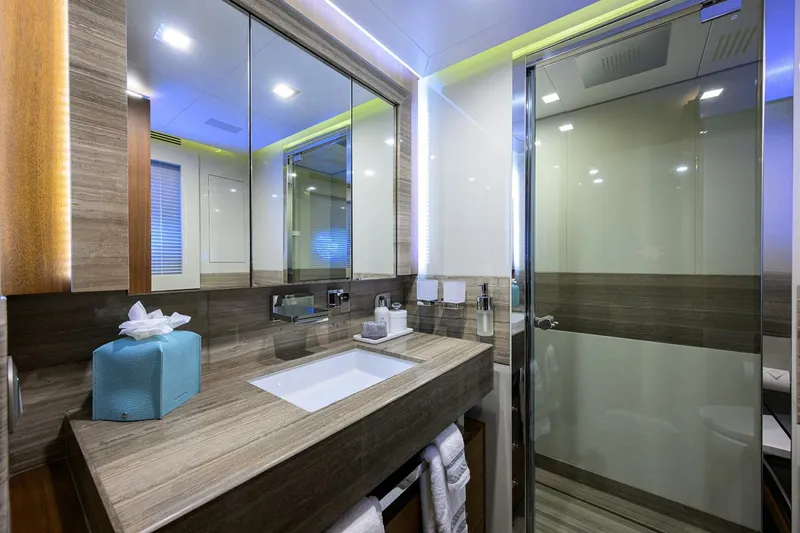 Slide: The Image of Guest Starboard Aft Head - 5204372