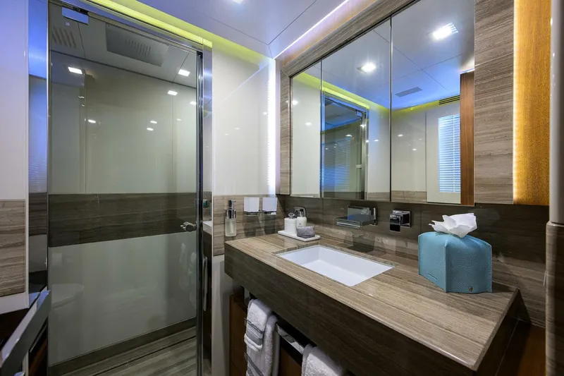 Slide: The Image of Guest Head Port Aft - 5204379